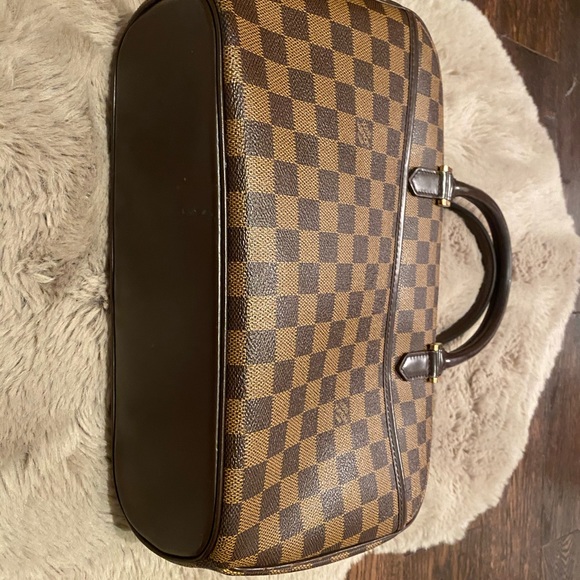 Louis Vuitton handbag (SOLD) - Picture 3 of 10